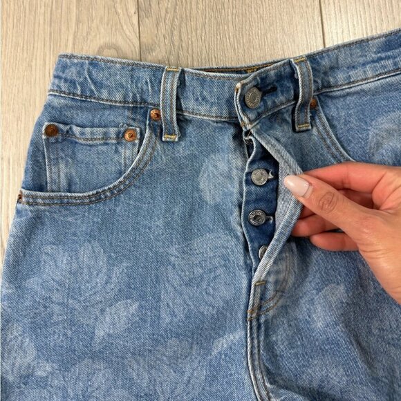 Levi's Ribcage Floral Print Jean Denim Shorts - Picture 9 of 14